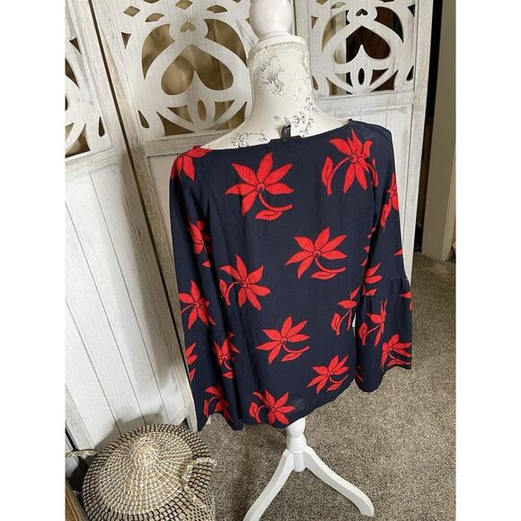 BANANA REPUBLIC Women’s Red Floral Navy Top Size Small Career Flowy - Picture 2 of 9